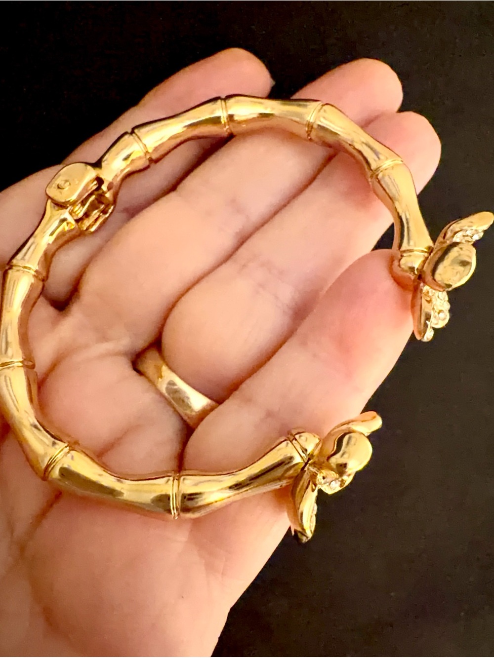Lilly Pulitzer Bracelet “Beach Club Blooms” GOLD CRYSTAL FLOWER⭐️NWT Hinge Cuff - Picture 4 of 16